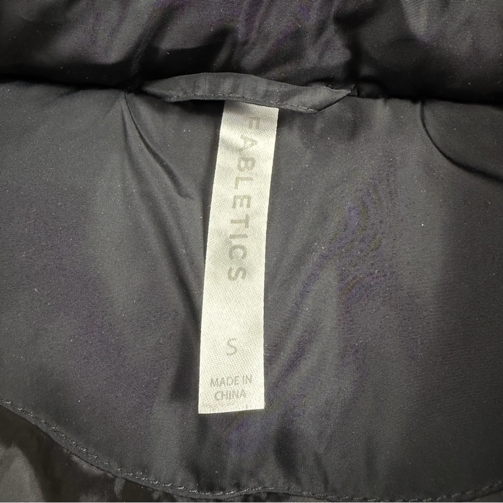 Fabletics Black Hooded Puffer Vest | Athleisure Streetwear Outdoor | Size Small - Picture 5 of 14
